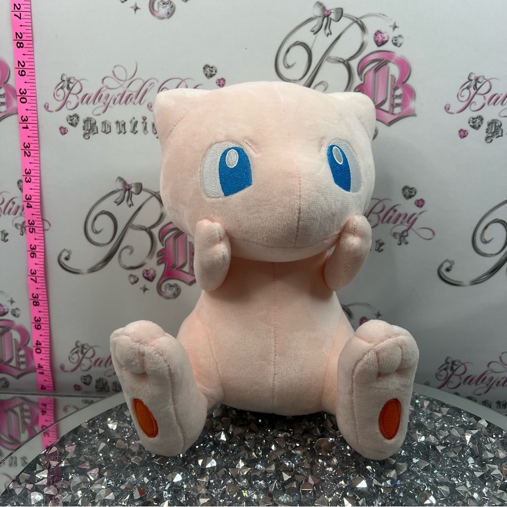 Pokemon Plush Mew - Light Pink with Blue Eyes and Orange Paw Pads new with tags